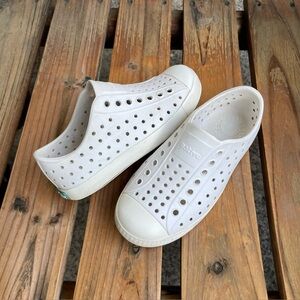 Native Jefferson White Slip On Shoes Size C12 Kids Youth Waterproof